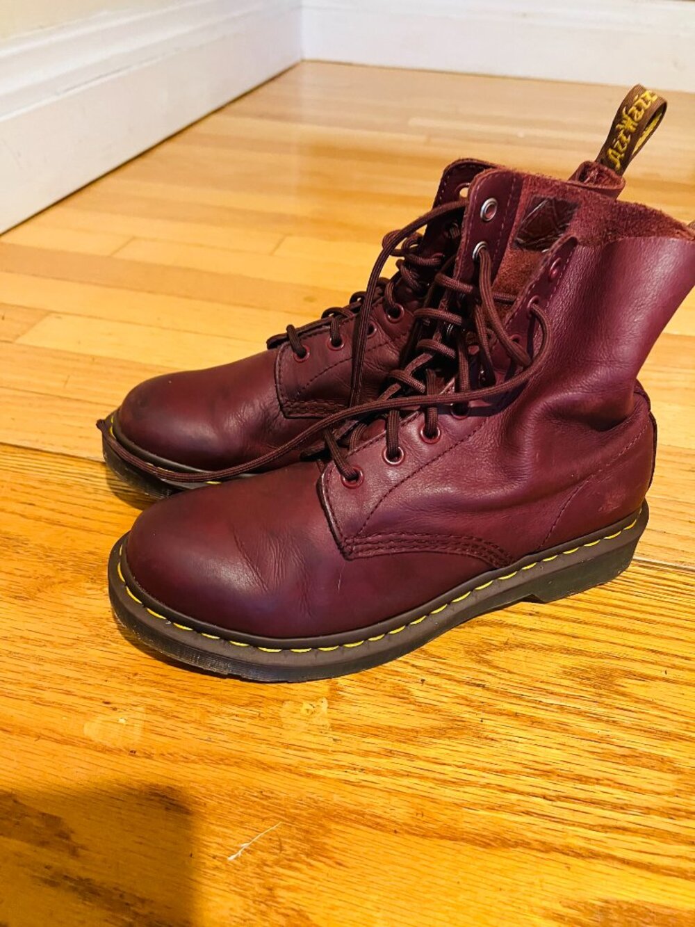 DR.MARTENS Women's 1460 Pascal VIRGINIA CHERRY RED Boots size 8 US - Picture 10 of 16